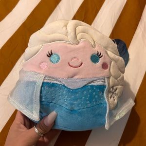Elsa squishmallows